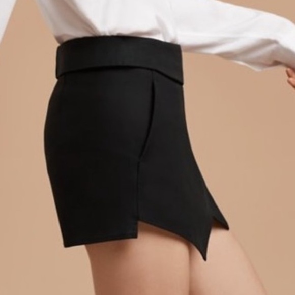 Aritzia x Talula  Berklee Skort Asymmetrical Wrap Design - Picture 2 of 10